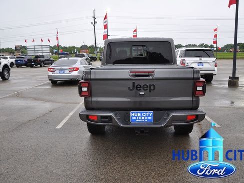 Used 2021 Jeep Gladiator Overland AWD/4WD image 4