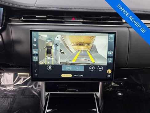 Used 2025 Land Rover Range Rover SE AWD/4WD image 22