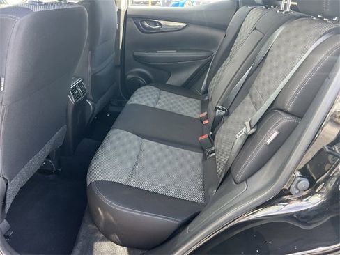 Used 2020 Nissan Rogue Sport SV image 20