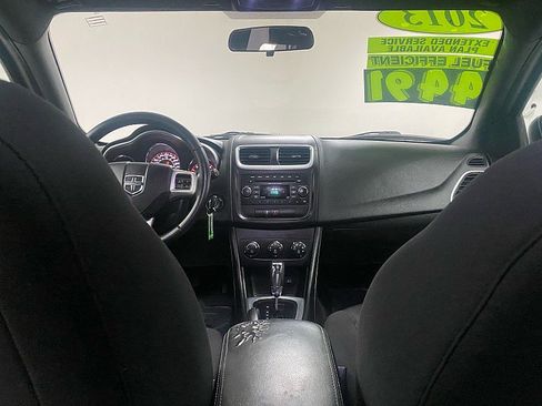 Used 2013 Dodge Avenger SXT image 21
