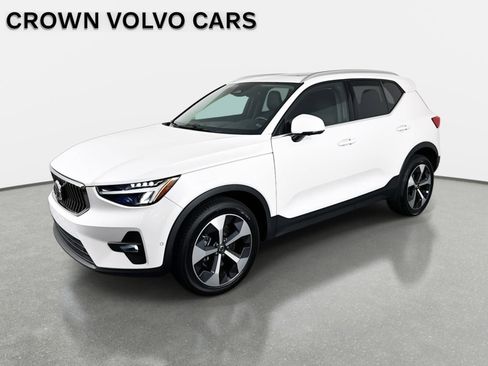 Used 2023 Volvo XC40 B4 Plus w/ Driver Assist Package image 1