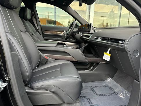 New 2026 Cadillac Vistiq Sport image 10