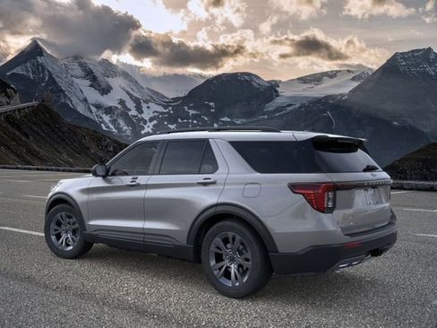 New 2026 Ford Explorer Active w/ Active Comfort Package AWD/4WD image 4