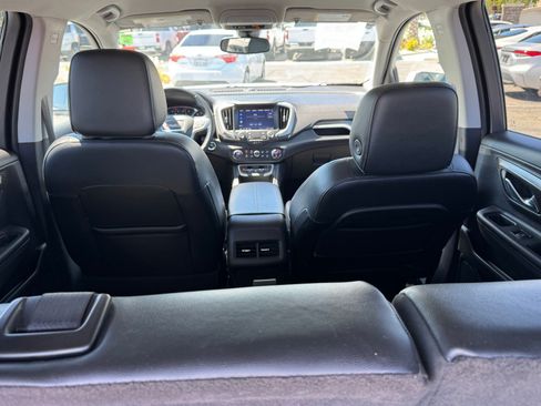 Used 2024 GMC Terrain SLT FWD image 12