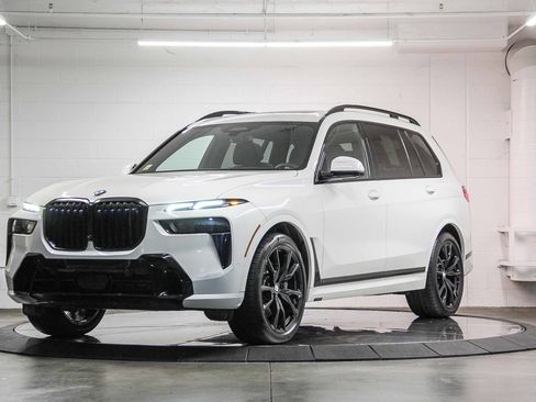 Certified 2023 BMW X7 xDrive40i w/ M Sport Package AWD/4WD image 3