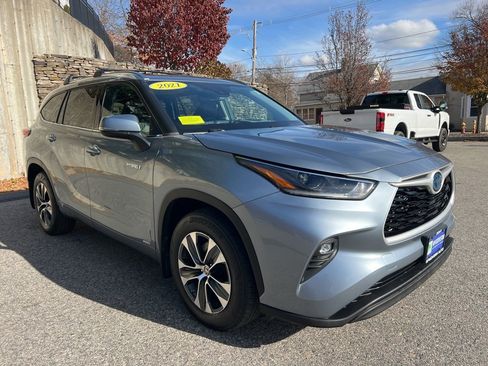 Used 2021 Toyota Highlander XLE image 6