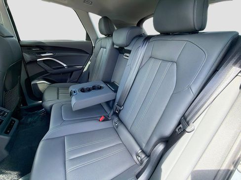 Certified 2025 Audi Q5 Prestige image 21