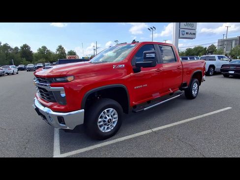Used 2026 Chevrolet Silverado 2500 LT AWD/4WD image 4