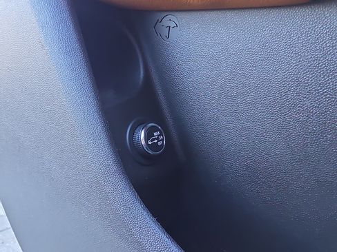 Used 2019 Cadillac XT4 Premium Luxury image 14