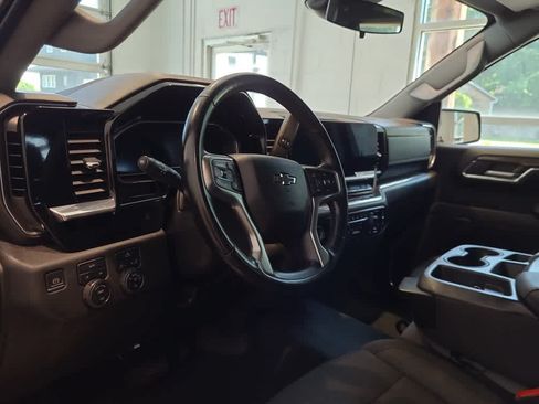 Used 2023 Chevrolet Silverado 1500 RST AWD/4WD image 11