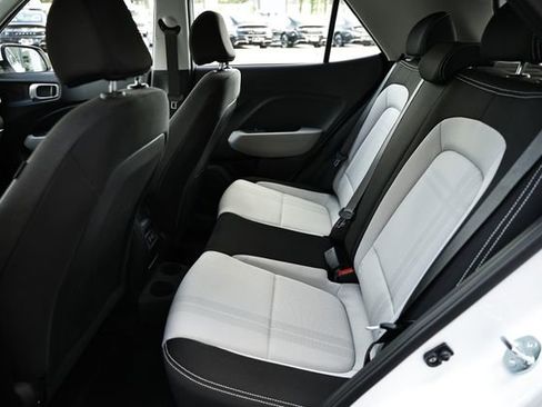 Certified 2025 Hyundai Venue SEL FWD image 23
