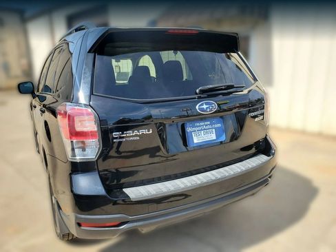 Used 2017 Subaru Forester 2.5i Premium w/ All-Weather Package AWD/4WD image 10