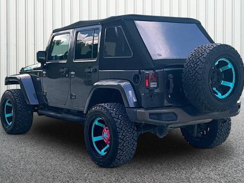 Used 2017 Jeep Wrangler Unlimited Sahara AWD/4WD image 9