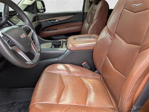 Used 2017 Cadillac Escalade ESV Premium Luxury RWD image 23