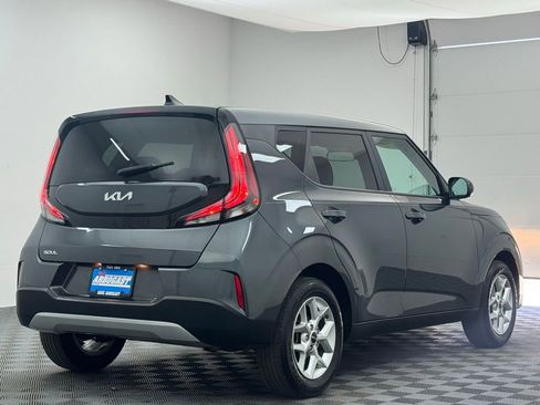 Used 2023 Kia Soul LX w/ Option Group 015 FWD image 6