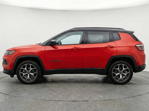 Used 2025 Jeep Compass Limited AWD/4WD image 4