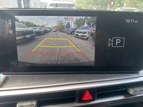 Used 2024 Kia Sorento LX FWD image 17