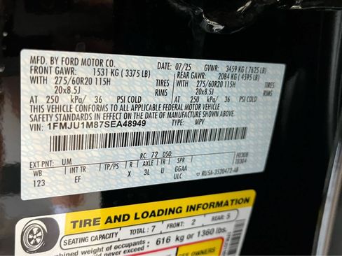 Used 2025 Ford Expedition Platinum AWD/4WD image 18