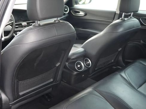 Used 2017 Alfa Romeo Giulia RWD image 14