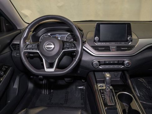 Certified 2024 Nissan Altima 2.5 SR image 6