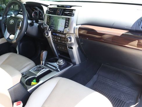 Used 2022 Toyota 4Runner Limited AWD/4WD image 40