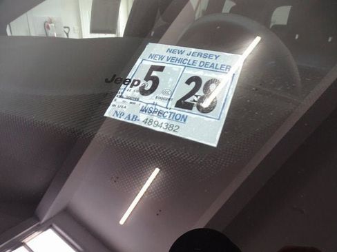 Certified 2023 Jeep Grand Cherokee Altitude image 25