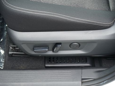 Used 2024 Nissan Rogue SV image 17