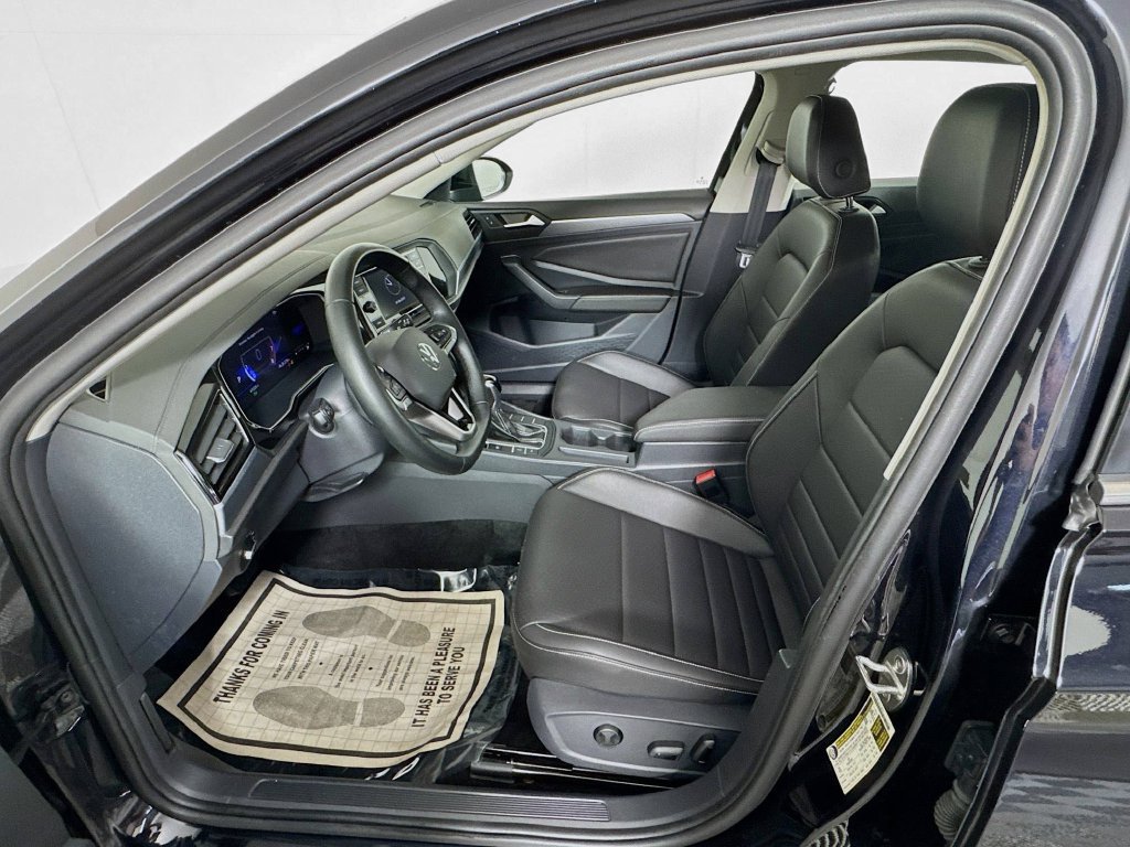 Used 2024 Volkswagen Jetta SE FWD image 28