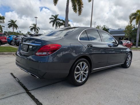 Used 2015 Mercedes-Benz C 300 4MATIC Sedan image 4