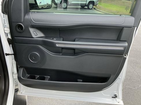 Used 2023 Ford Expedition XLT RWD image 38