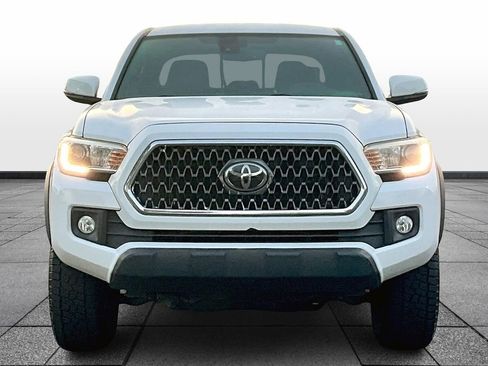 Used 2019 Toyota Tacoma TRD Off-Road image 2