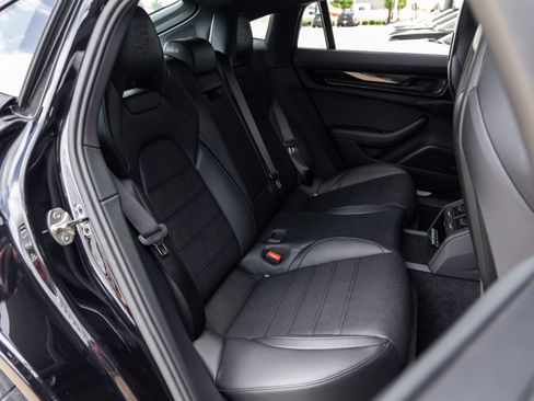 Certified 2025 Porsche Panamera image 39