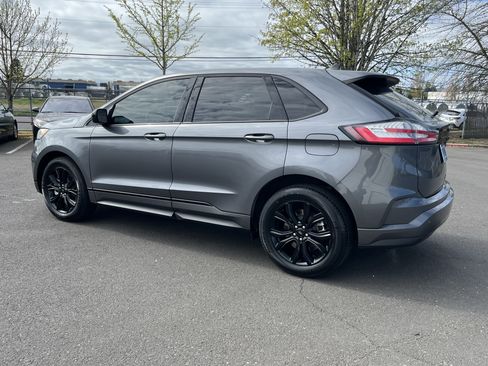 Used 2022 Ford Edge SE w/ Black Appearance Package AWD/4WD image 3
