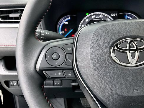 Used 2025 Toyota RAV4 SE AWD/4WD image 24