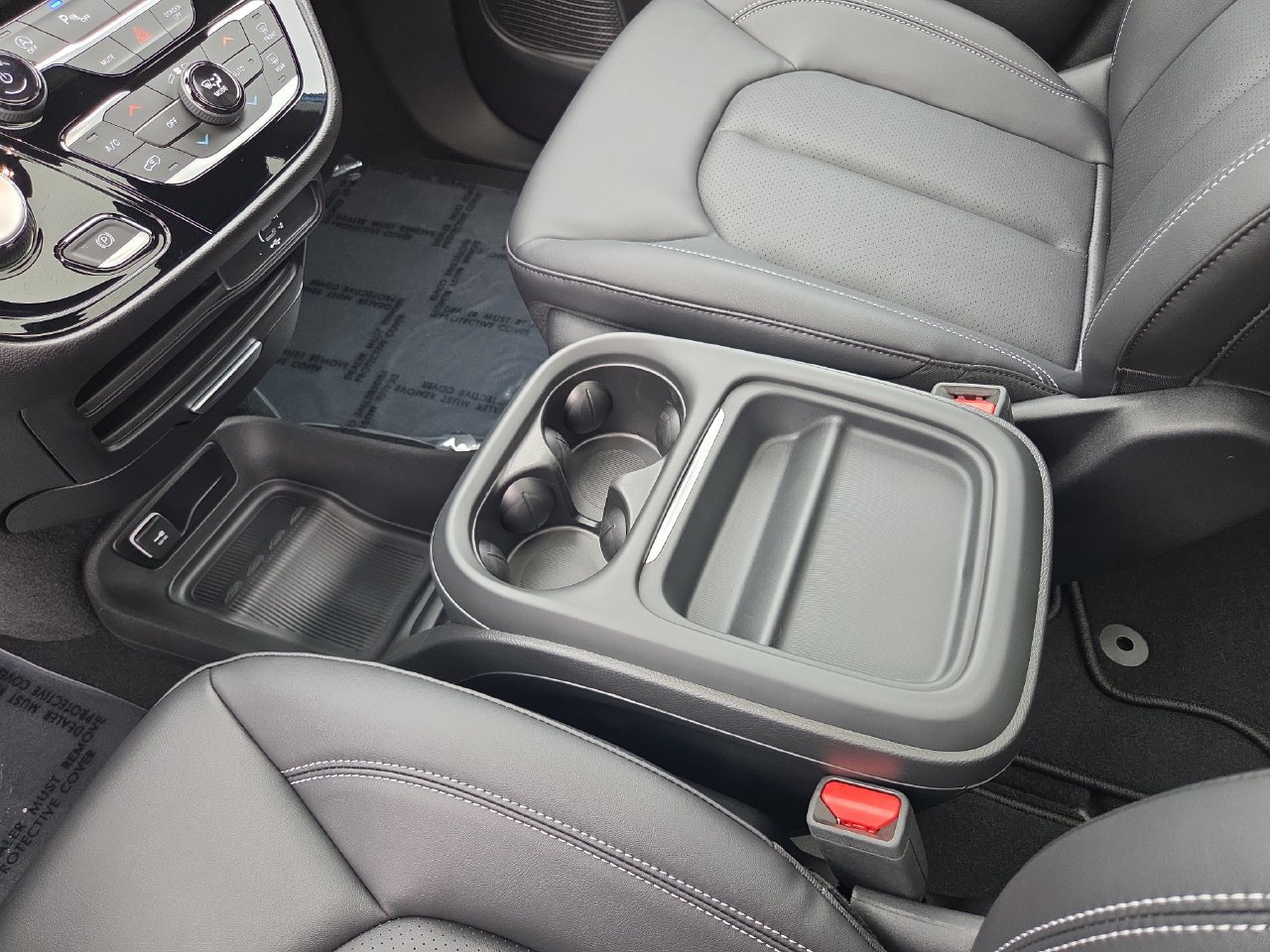 New 2027 Chrysler Pacifica Select w/ Family Tech Group FWD image 33