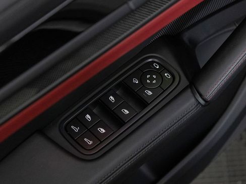 Used 2026 Porsche Cayenne GTS AWD/4WD image 30