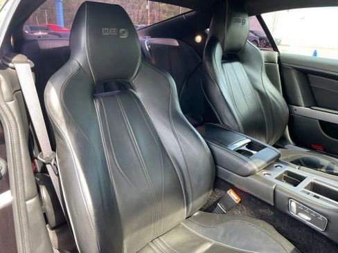 Used 2015 Aston Martin DB9 Coupe RWD image 41