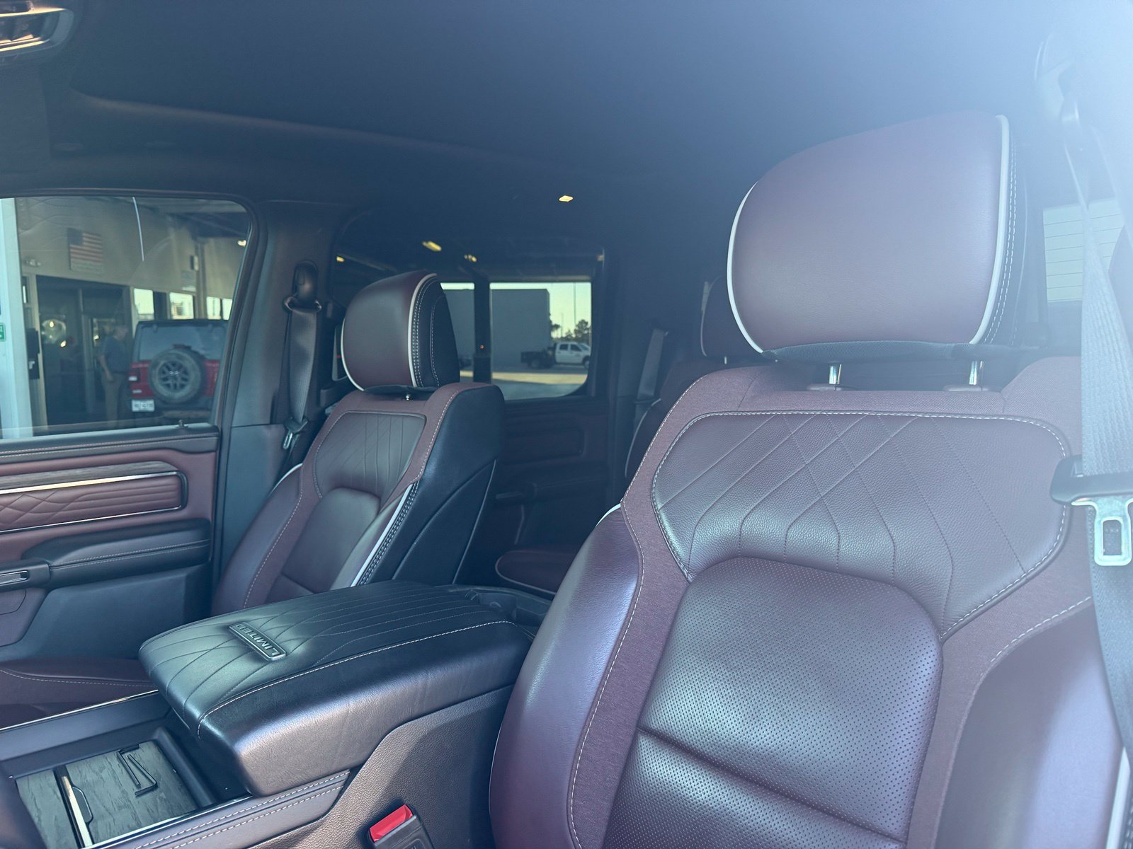 Used 2025 RAM 1500 Limited AWD/4WD image 9
