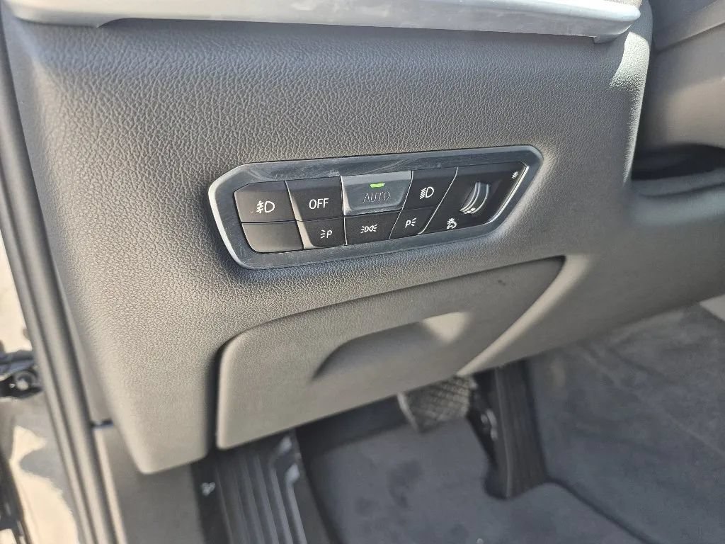 Used 2021 BMW X7 xDrive40i w/ Executive Package AWD/4WD image 30