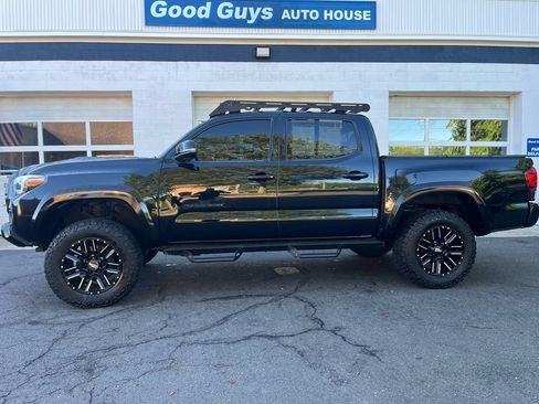 Used 2018 Toyota Tacoma TRD Sport AWD/4WD image 1