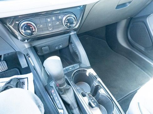 Used 2025 Chevrolet TrailBlazer LT FWD image 19
