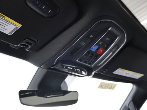 Used 2022 Jeep Wagoneer Series II w/ Premium Group I image 12