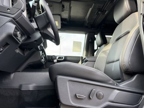 New 2025 Ford Bronco Outer Banks image 13