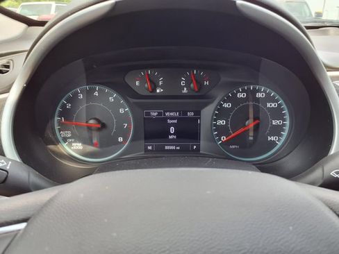 Used 2024 Chevrolet Malibu LT FWD image 16
