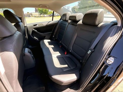 Used 2013 Volkswagen Jetta TDI FWD image 21