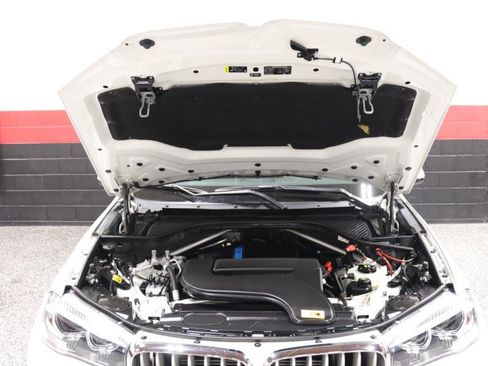 Used 2017 BMW X5 xDrive40e AWD/4WD image 12
