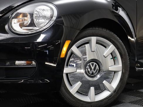 Used 2013 Volkswagen Beetle 2.5 image 3