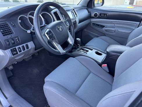 Used 2014 Toyota Tacoma PreRunner w/ TRD Off-Road Package image 13