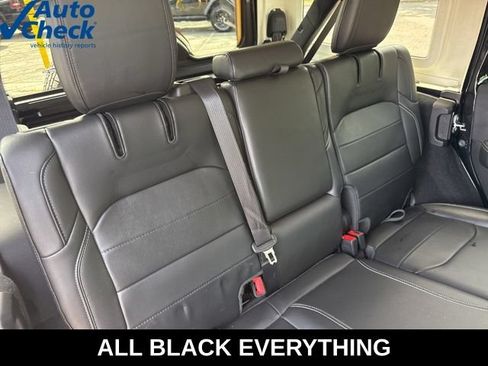 Used 2023 Jeep Wrangler Unlimited Sahara w/ Cold Weather Group AWD/4WD image 24