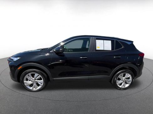 Used 2025 Buick Encore GX Preferred AWD/4WD image 7